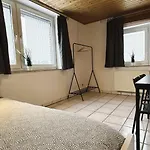 Grosszuegige Handwerkerwohnung - Viel Platz Und Voll Ausgestattet