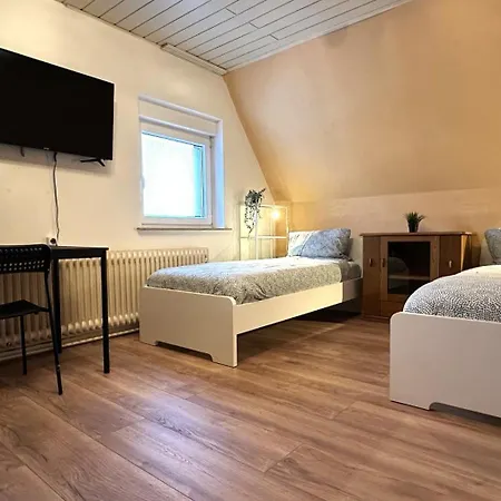 Grosszuegige Handwerkerwohnung - Viel Platz Und Voll Ausgestattet Apartmán
