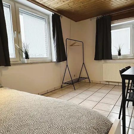 Grosszuegige Handwerkerwohnung - Viel Platz Und Voll Ausgestattet