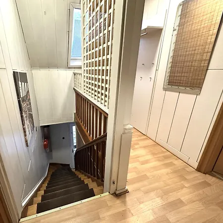 Grosszuegige Handwerkerwohnung - Viel Platz Und Voll Ausgestattet *