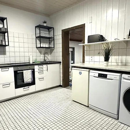 Grosszuegige Handwerkerwohnung - Viel Platz Und Voll Ausgestattet Apartmán